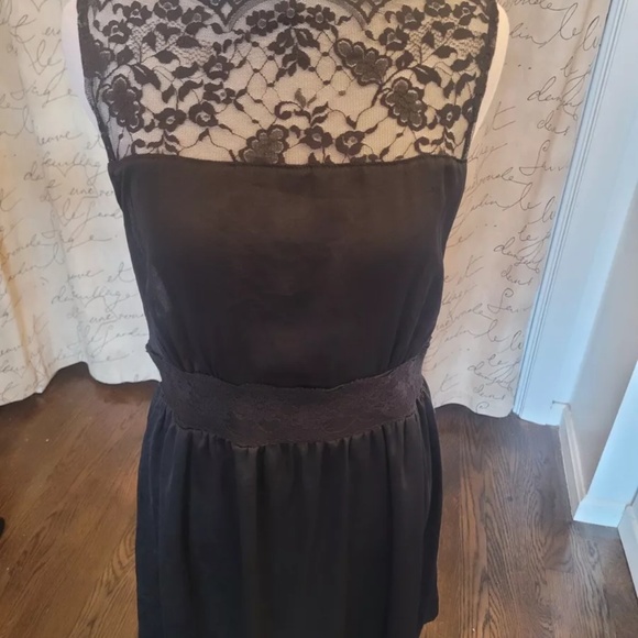 Free People black lace sleeveless satin dress size M - Picture 1 of 4
